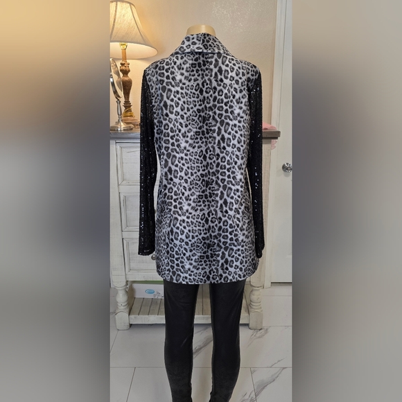 Leopard Print Gray Blazer with Sequined Black Sleeves - Picture 5 of 11